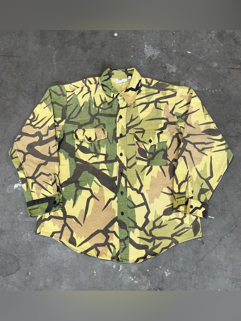 Vintage 90s Predator Camo Button-Up Shirt Made in USA Hunting Workwear XL Canvas